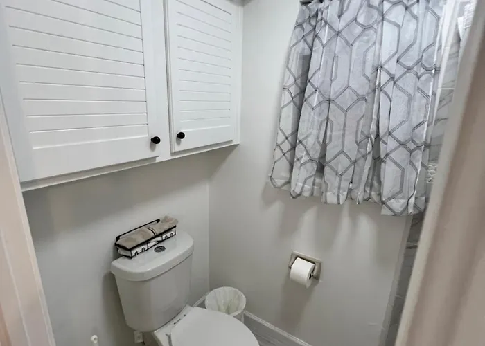 Apartment Cozy Private 5 Min From Saint Francis Hospital And Woodland Hills Mall *